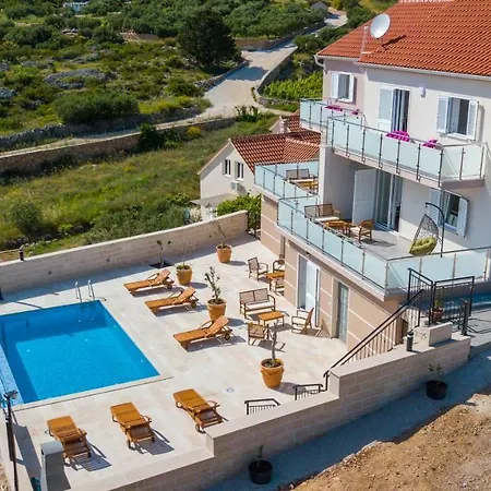 Nikola - Amazing Sea View Bol